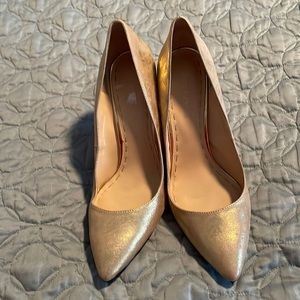 Classy mid heel Gold pumps size 11 medium